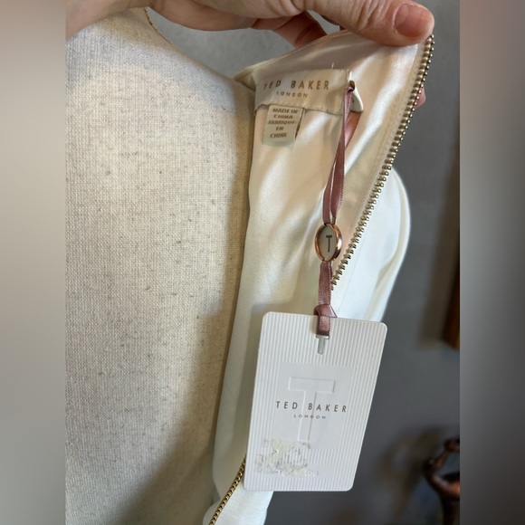 SOLD**Ted Baker Layli floral pencil dress NWT size 3 - Picture 5 of 7